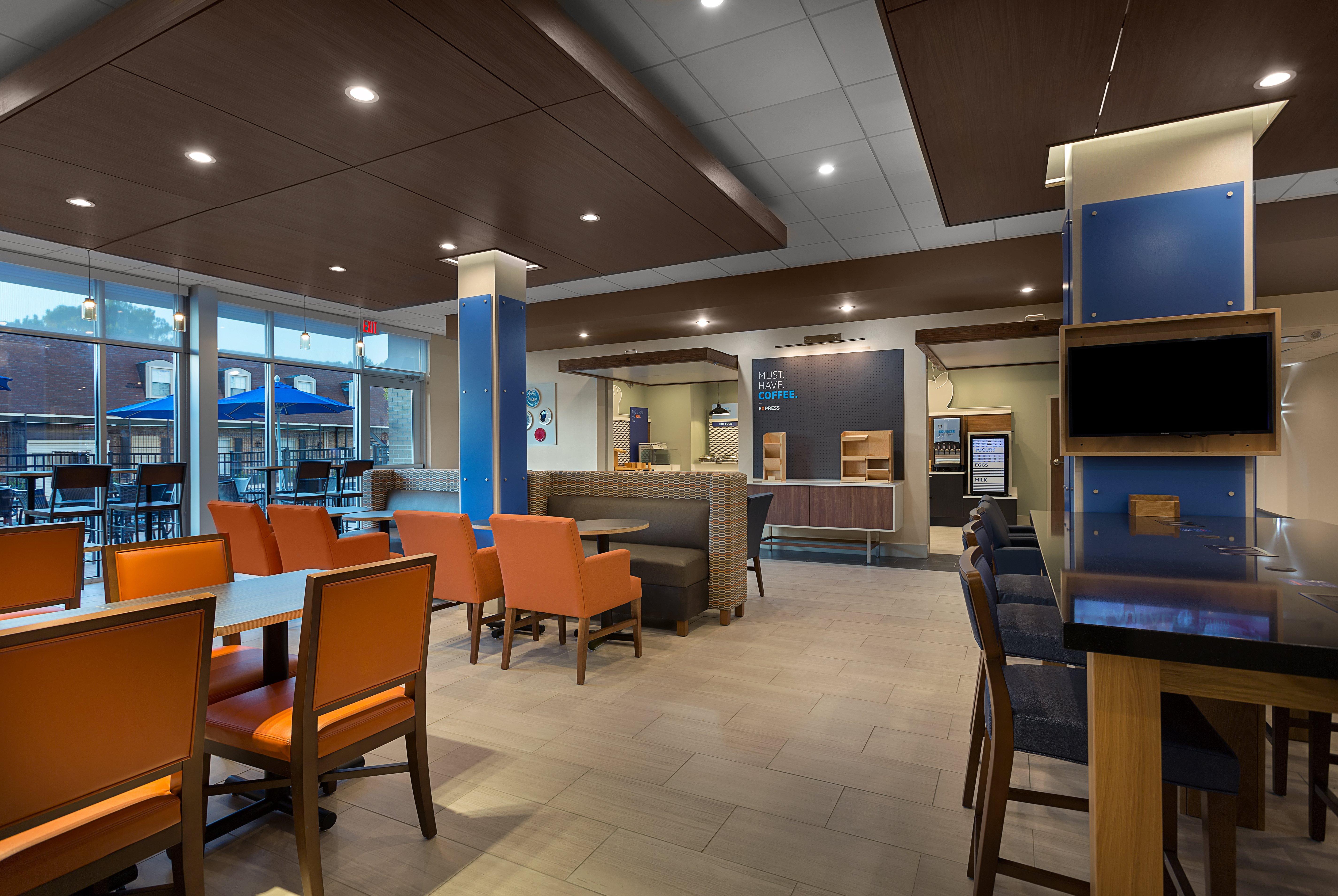 Holiday Inn Express & Suites - Fayetteville South By Ihg Экстерьер фото