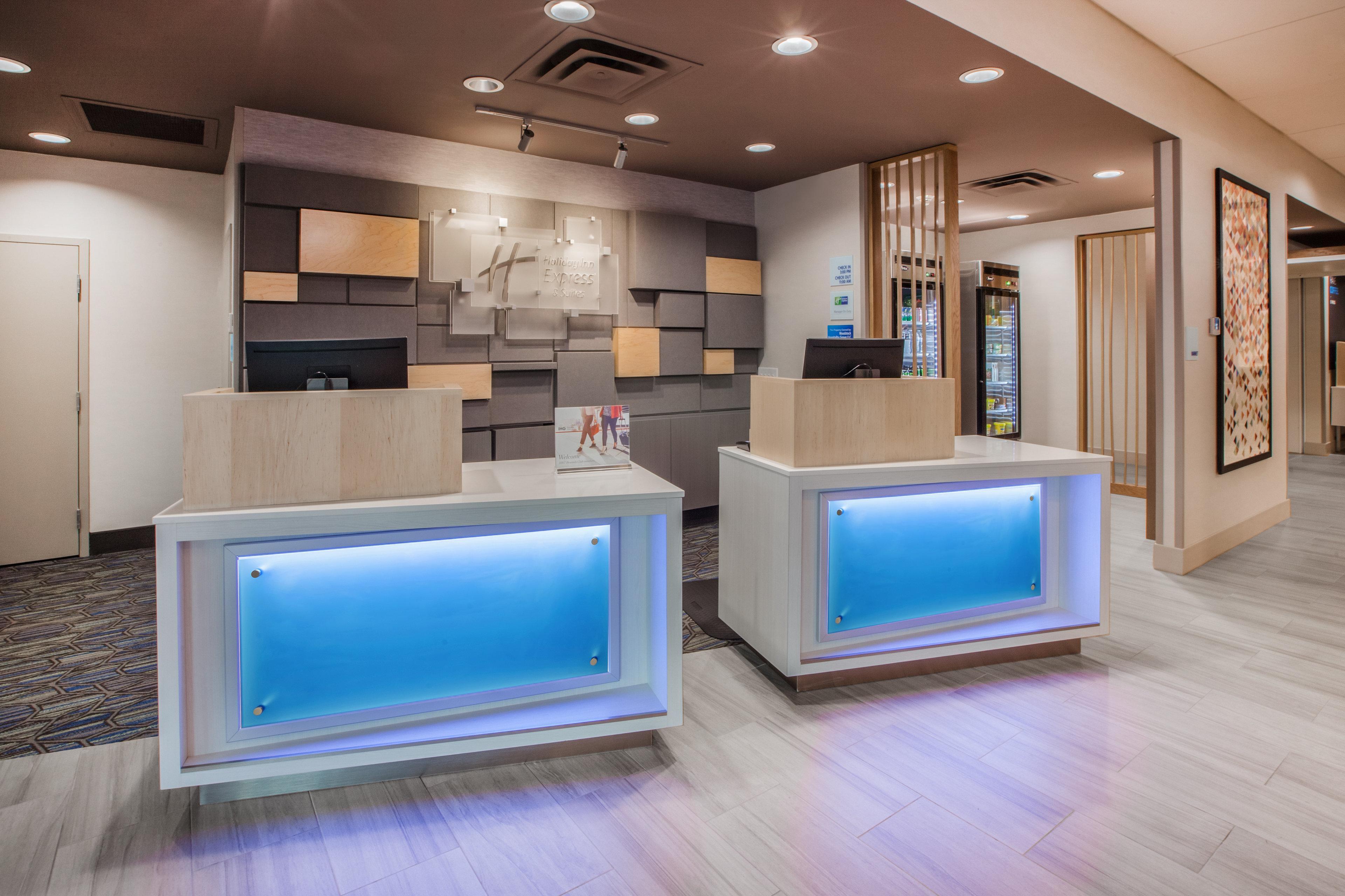 Holiday Inn Express & Suites - Fayetteville South By Ihg Экстерьер фото