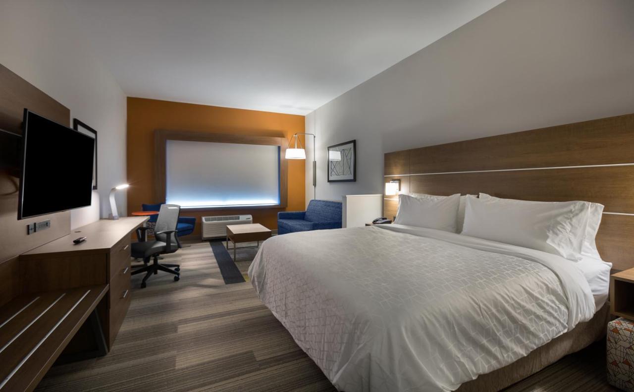 Holiday Inn Express & Suites - Fayetteville South By Ihg Экстерьер фото